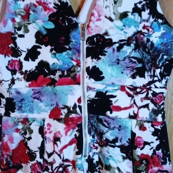 Haute Monde sleeveless dress large floral - Picture 7 of 9